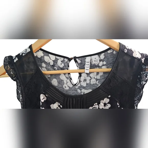 Elle - Sleeveless Lace Floral Black and White Pleated Strip Blouse Top​ - Picture 3 of 6